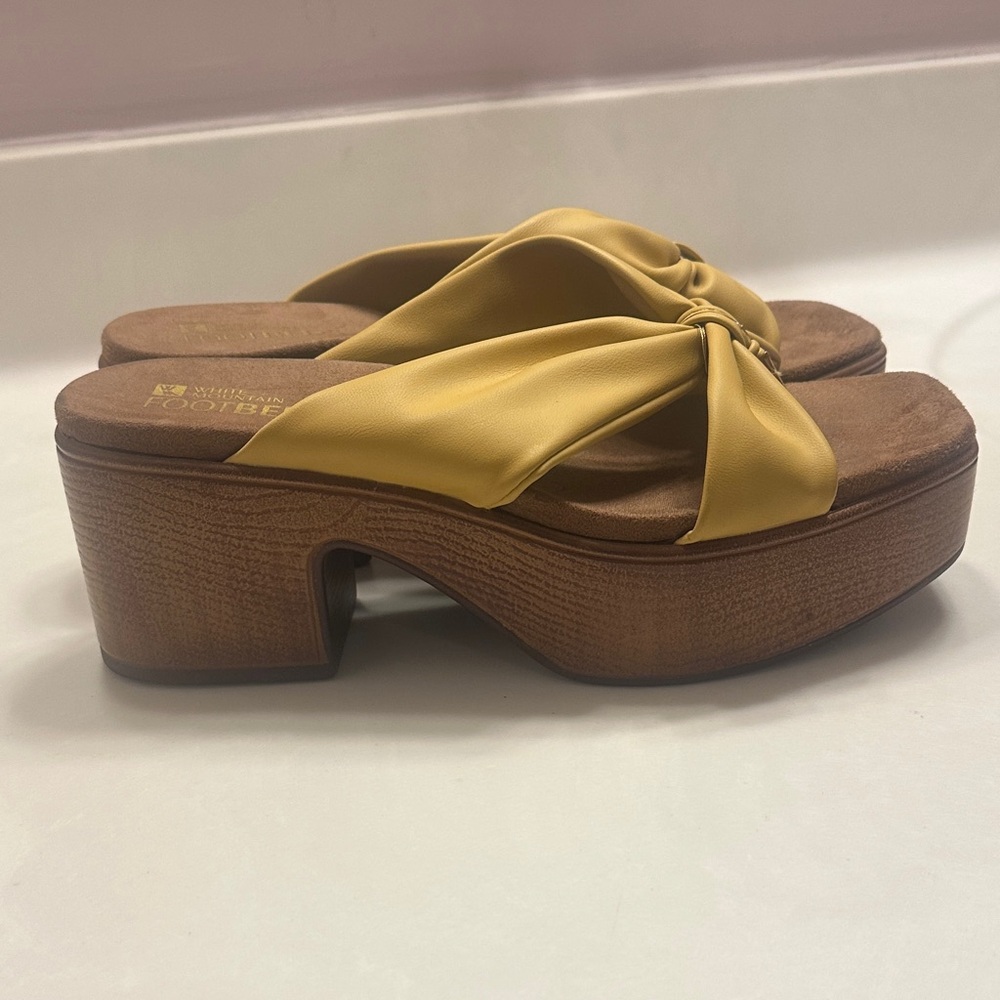 White Mountain Mustard Knot Sandals - Picture 2 of 4